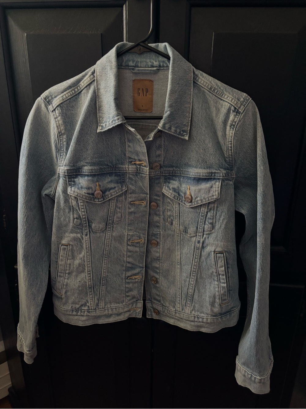 NWOT GAP Light Wash Blue Denim Jean Jacket - Women's